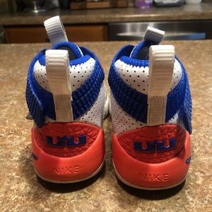 Nike Lebron’s sneakers